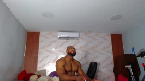 strong_george1 online show from 09/16/25, 10:33