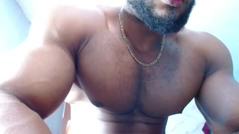 strong_george1 online show from 12/22/25, 01:02