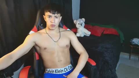 Snapshot of strong_jackxxx chatting on 01/10/25, 05:47 Daddy Jack online show from 01/10/25, 05:47