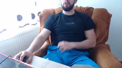 Snapshot of strongcoffee10 chatting on 10/31/25, 09:43 StrongCoffee online show from 10/31/25, 09:43