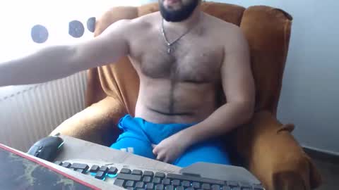 Snapshot of strongcoffee10 chatting on 11/12/25, 07:42 StrongCoffee online show from 11/12/25, 07:42