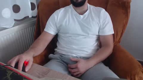 Snapshot of strongcoffee10 chatting on 11/15/25, 10:34 StrongCoffee online show from 11/15/25, 10:34