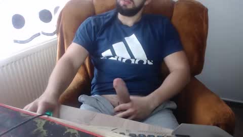 Snapshot of strongcoffee10 chatting on 11/18/25, 08:08 StrongCoffee online show from 11/18/25, 08:08