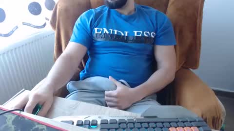 Snapshot of strongcoffee10 chatting on 11/19/25, 08:47 StrongCoffee online show from 11/19/25, 08:47