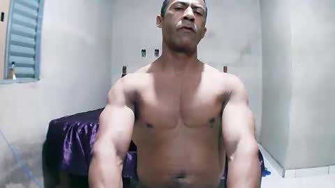 strongdaddyfantastic online show from 04/26/26, 06:22