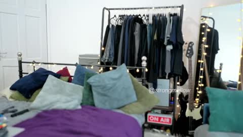 strongmellow online show from 09/18/25, 06:10