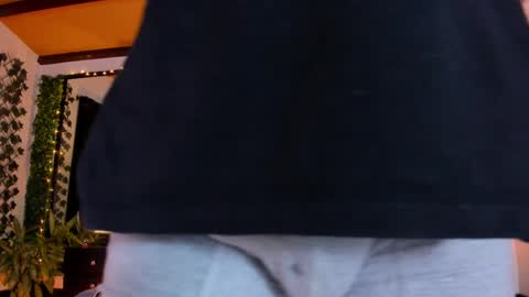 Snapshot of strosa_ chatting on 03/01/25, 03:53 strosa_ online show from 03/01/25, 03:53