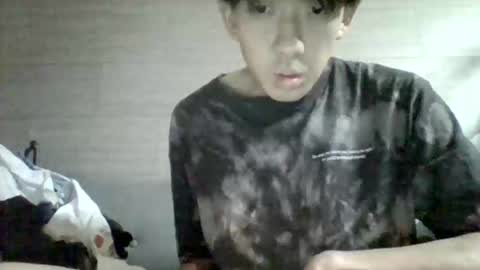 Snapshot of sttkm chatting on 06/04/26, 03:18 Asian boy online show from 06/04/26, 03:18