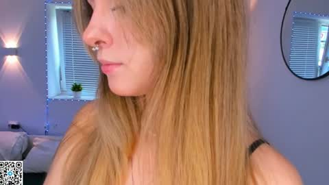Olivia online show from 06/15/26, 01:08