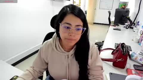 studcb_ online show from 06/15/26, 08:22
