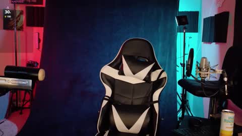 Ryan Long online show from 11/06/25, 01:28