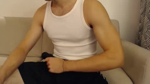 Snapshot of studfromparis chatting on 10/20/25, 05:35 Stud From Paris online show from 10/20/25, 05:35