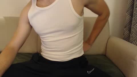 Snapshot of studfromparis chatting on 05/02/26, 07:52 Stud From Paris online show from 05/02/26, 07:52