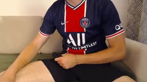 Snapshot of studfromparis chatting on 08/02/26, 05:11 Stud From Paris online show from 08/02/26, 05:11