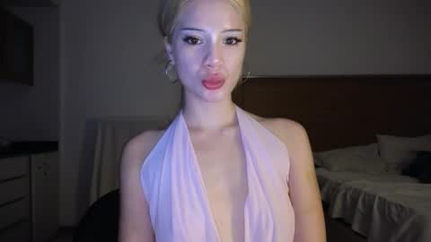 Snapshot of stuirt chatting on 03/23/26, 10:58 Sofa online show from 03/23/26, 10:58