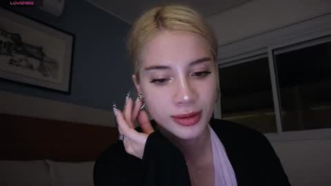 Snapshot of stuirt chatting on 03/28/26, 02:55 Sofa online show from 03/28/26, 02:55