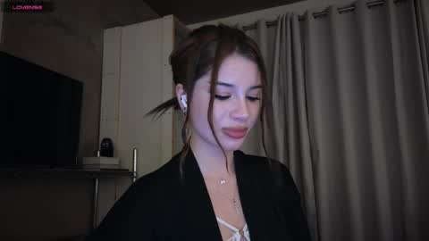 Snapshot of stuirt chatting on 05/05/26, 10:07 Sofa online show from 05/05/26, 10:07