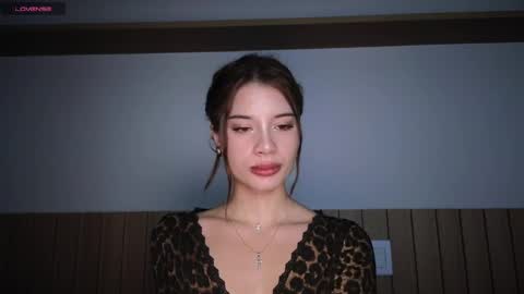Snapshot of stuirt chatting on 05/13/26, 06:44 Sofa online show from 05/13/26, 06:44