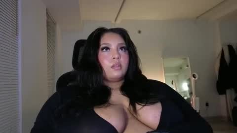 Snapshot of stunnahaus chatting on 03/06/26, 05:04 stunnahaus online show from 03/06/26, 05:04