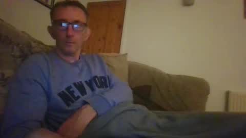 Snapshot of stuuuey73 chatting on 05/10/26, 09:42 stuuuey73 online show from 05/10/26, 09:42
