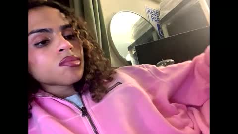 Snapshot of stxllaxcx chatting on 09/24/25, 02:04 stxllaxcx online show from 09/24/25, 02:04