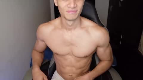 Snapshot of stylishman01 chatting on 11/20/25, 01:33 stylish man online show from 11/20/25, 01:33