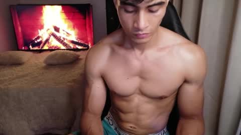 stylish man online show from 05/06/26, 09:20