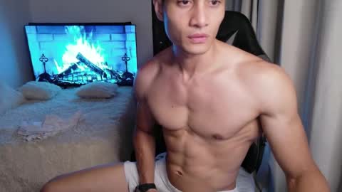 stylish man online show from 05/12/26, 09:34