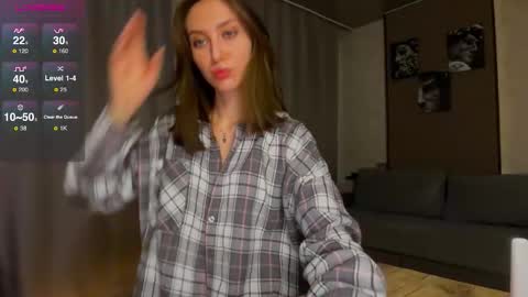 Snapshot of su_11111 chatting on 12/20/25, 03:57 LINA online show from 12/20/25, 03:57