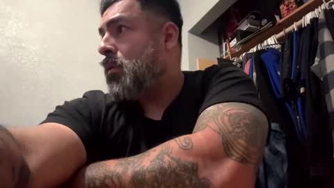 Snapshot of suavecito67 chatting on 01/06/26, 03:32 suavecito67 online show from 01/06/26, 03:32