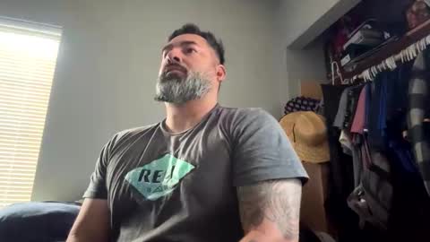 Snapshot of suavecito67 chatting on 02/01/26, 04:05 suavecito67 online show from 02/01/26, 04:05