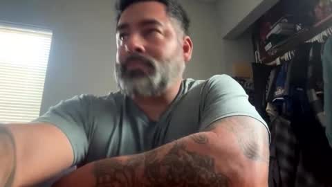 Snapshot of suavecito67 chatting on 03/17/26, 01:21 suavecito67 online show from 03/17/26, 01:21