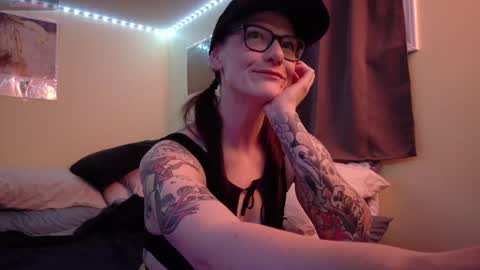 Snapshot of subbypunkruby77 chatting on 02/14/25, 02:39 SubbyPunkRuby online show from 02/14/25, 02:39