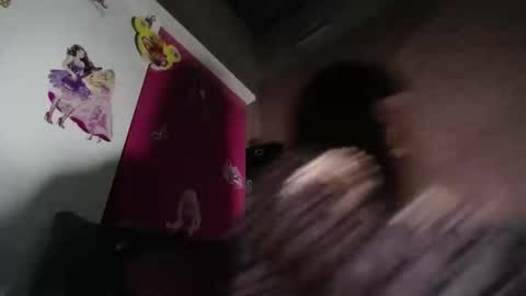 Snapshot of subeozz chatting on 12/13/25, 10:04 subeozz online show from 12/13/25, 10:04