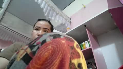 Snapshot of subeozz chatting on 12/17/25, 05:57 subeozz online show from 12/17/25, 05:57