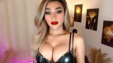 ISABEL online show from 02/03/26, 02:53