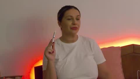 Carla online show from 11/25/25, 08:58