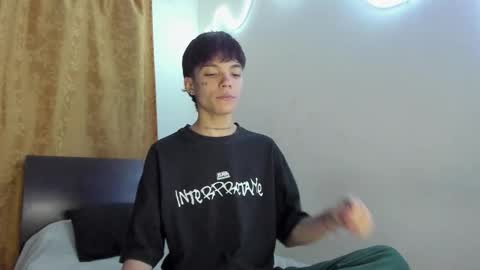 Snapshot of submissive_boyy_ chatting on 01/09/26, 01:41 nico online show from 01/09/26, 01:41