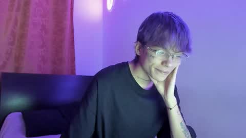 Snapshot of submissive_boyy_ chatting on 02/16/26, 08:49 nico online show from 02/16/26, 08:49