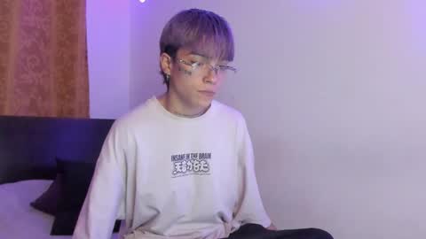 Snapshot of submissive_boyy_ chatting on 03/07/26, 10:40 nico online show from 03/07/26, 10:40