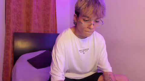 Snapshot of submissive_boyy_ chatting on 03/10/26, 11:21 nico online show from 03/10/26, 11:21