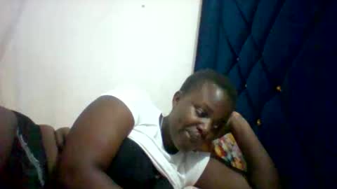 Snapshot of submissive_slut001 chatting on 11/08/25, 10:37 submissive_slut001 online show from 11/08/25, 10:37