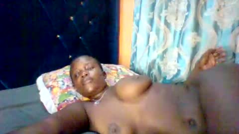 Snapshot of submissive_slut001 chatting on 01/14/26, 07:36 submissive_slut001 online show from 01/14/26, 07:36