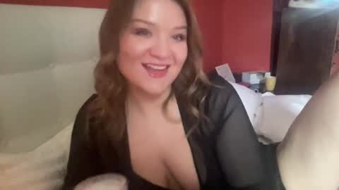 Snapshot of submissivescarletxo chatting on 02/18/26, 04:03 Scarlet online show from 02/18/26, 04:03