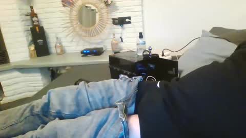Snapshot of submissivguy chatting on 12/17/24, 08:21 submissivguy online show from 12/17/24, 08:21