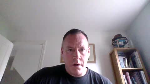 Snapshot of subpig84 chatting on 03/29/26, 01:00 Sub Male online show from 03/29/26, 01:00