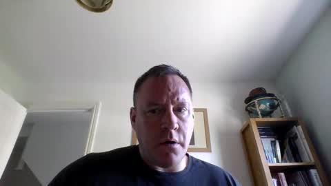 Snapshot of subpig84 chatting on 04/06/26, 11:11 Sub Male online show from 04/06/26, 11:11