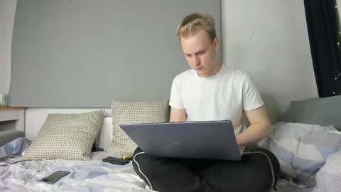 Kevin online show from 09/22/25, 06:21