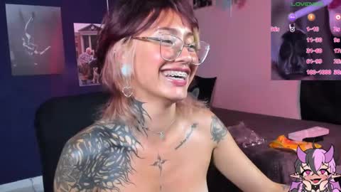 Snapshot of succubus_girl_ chatting on 02/15/25, 01:21 Alexy online show from 02/15/25, 01:21