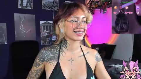 Snapshot of succubus_girl_ chatting on 03/11/25, 10:42 Alexy online show from 03/11/25, 10:42